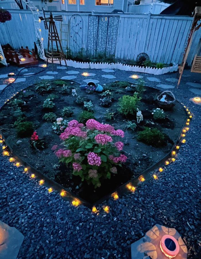 Elegant Garden Suite&2Mins Bus Station Close Lrt& Free Parking YYC Dış mekan fotoğraf