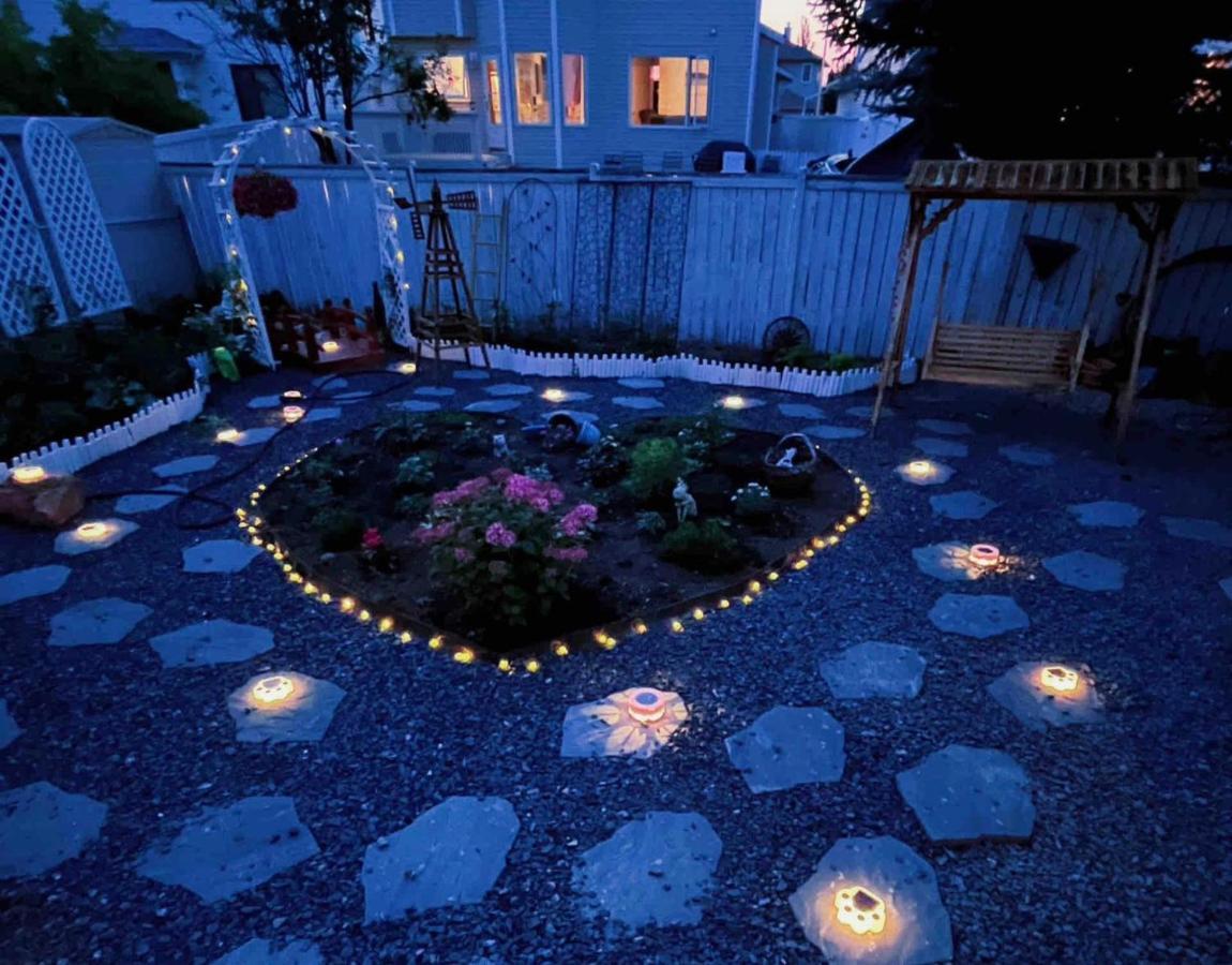 Elegant Garden Suite&2Mins Bus Station Close Lrt& Free Parking YYC Dış mekan fotoğraf
