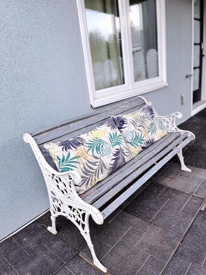 Elegant Garden Suite&2Mins Bus Station Close Lrt& Free Parking YYC Dış mekan fotoğraf